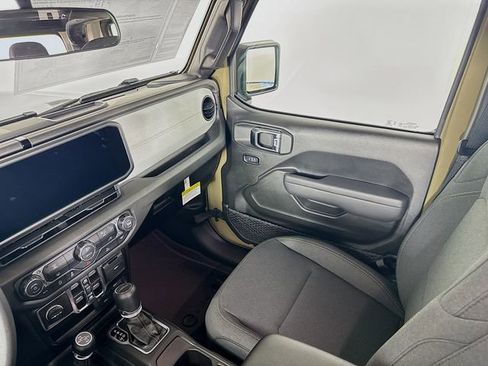 New 2026 Jeep Gladiator Sport AWD/4WD image 23