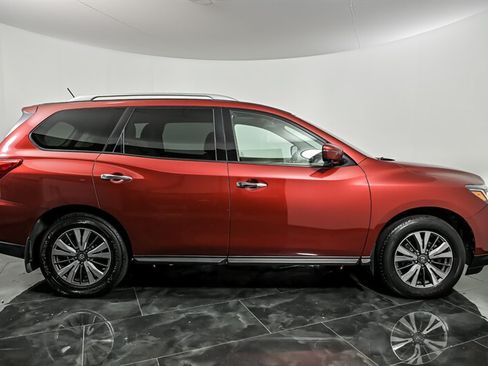 Used 2017 Nissan Pathfinder SL w/ SL Premium Package AWD/4WD image 10