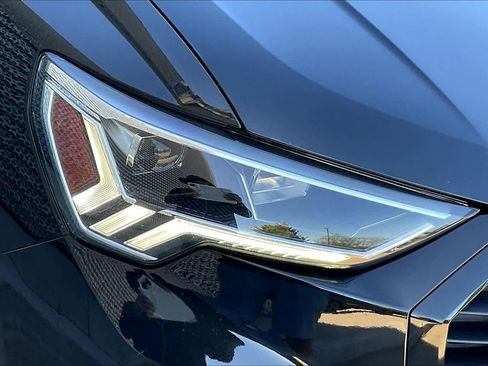 New 2025 Audi Q3 2.0T Premium image 12