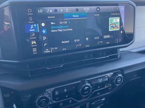 Certified 2025 Jeep Wrangler Unlimited Sahara AWD/4WD image 23