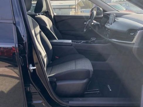 Used 2022 Nissan Rogue SV image 13