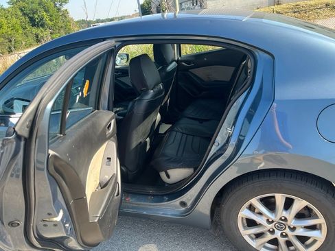 Used 2016 MAZDA MAZDA3 i Touring FWD image 10