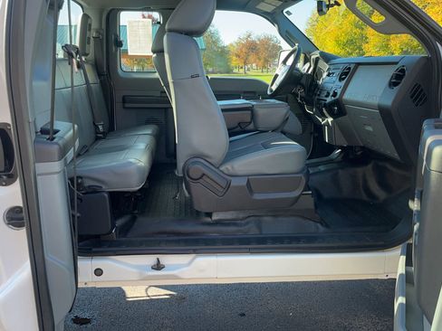 Used 2016 Ford F250 XL w/ Power Equipment Group image 18