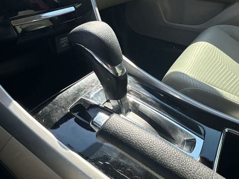 Used 2016 Honda Accord LX image 15