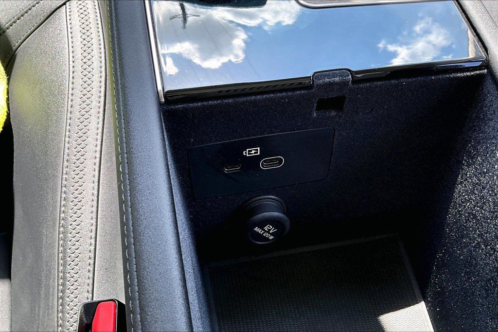 Certified 2026 Volvo XC90 B6 Plus AWD/4WD image 34