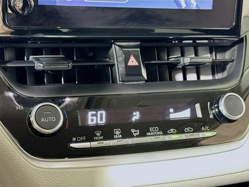 Used 2025 Toyota Corolla LE FWD image 14