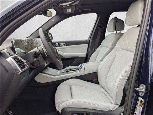 New 2026 BMW X5 xDrive50e w/ M Sport Package image 4