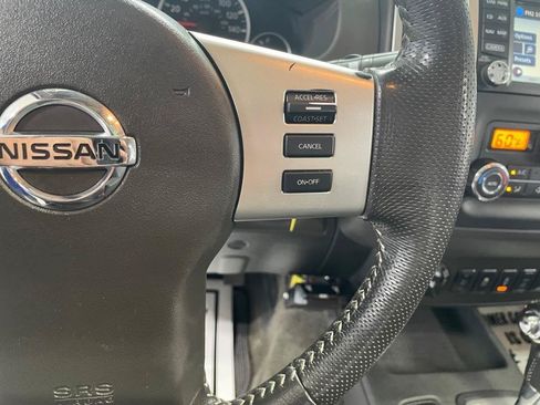 Used 2015 Nissan Frontier PRO-4X AWD/4WD image 32