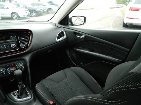 Used 2016 Dodge Dart SXT image 17