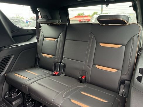 Used 2023 GMC Yukon AT4 w/ AT4 Premium Plus Package image 17