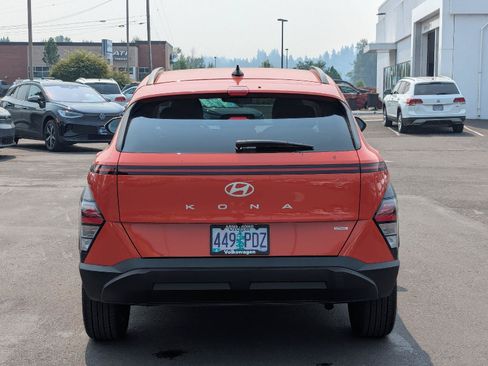 Used 2025 Hyundai Kona SEL AWD/4WD image 4