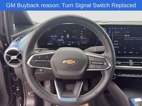 Used 2025 Chevrolet Equinox EV LT FWD image 10