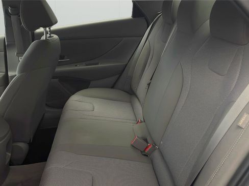 Certified 2024 Hyundai Elantra SE FWD image 12