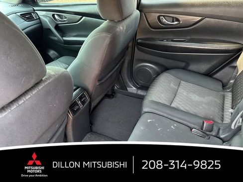 Used 2017 Nissan Rogue SV AWD/4WD image 12