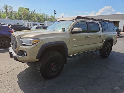 Used 2019 Toyota Tacoma TRD Off-Road image 3