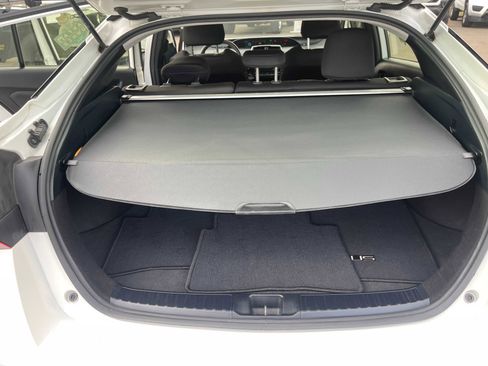 Used 2021 Toyota Prius LE image 9