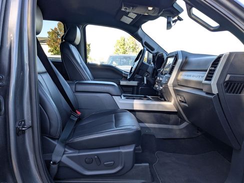 Used 2022 Ford F250 Lariat w/ Tremor Off-Road Package image 32