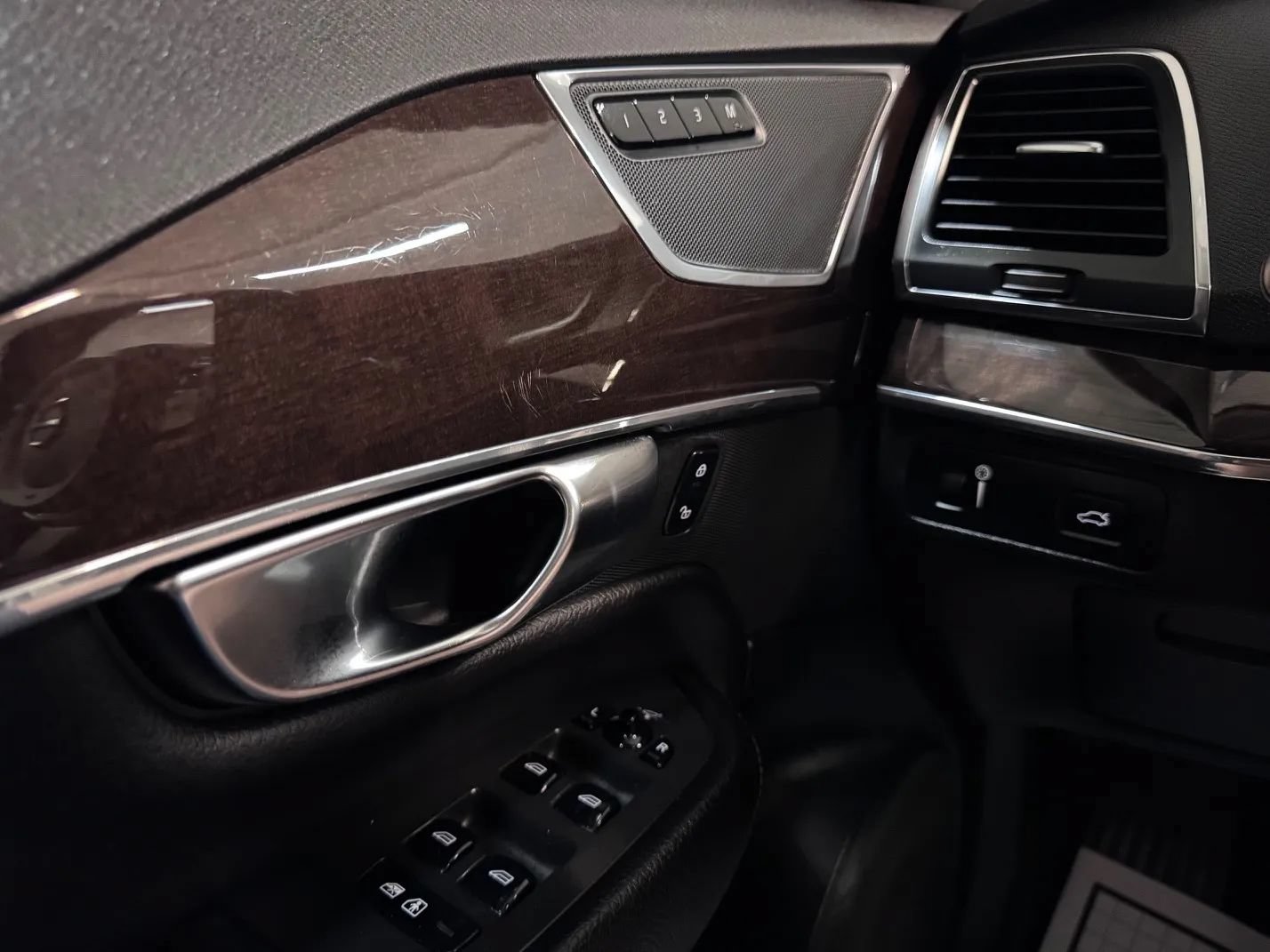 Used 2019 Volvo XC90 T6 Momentum w/ Advanced Package AWD/4WD image 24