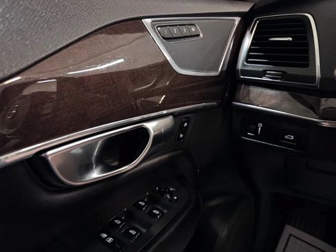 Used 2019 Volvo XC90 T6 Momentum w/ Advanced Package AWD/4WD image 24