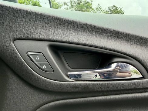 Used 2019 Chevrolet Equinox LT FWD image 30
