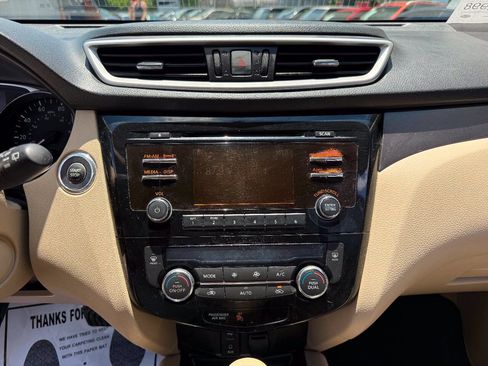 Used 2015 Nissan Rogue SV FWD image 15