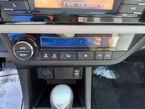 Used 2014 Toyota Corolla LE FWD image 21