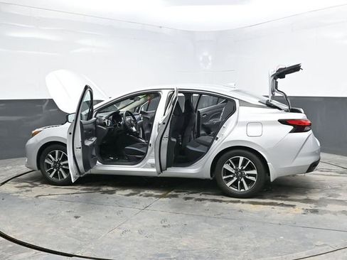 Used 2025 Nissan Versa SV w/ Trunk Package image 44