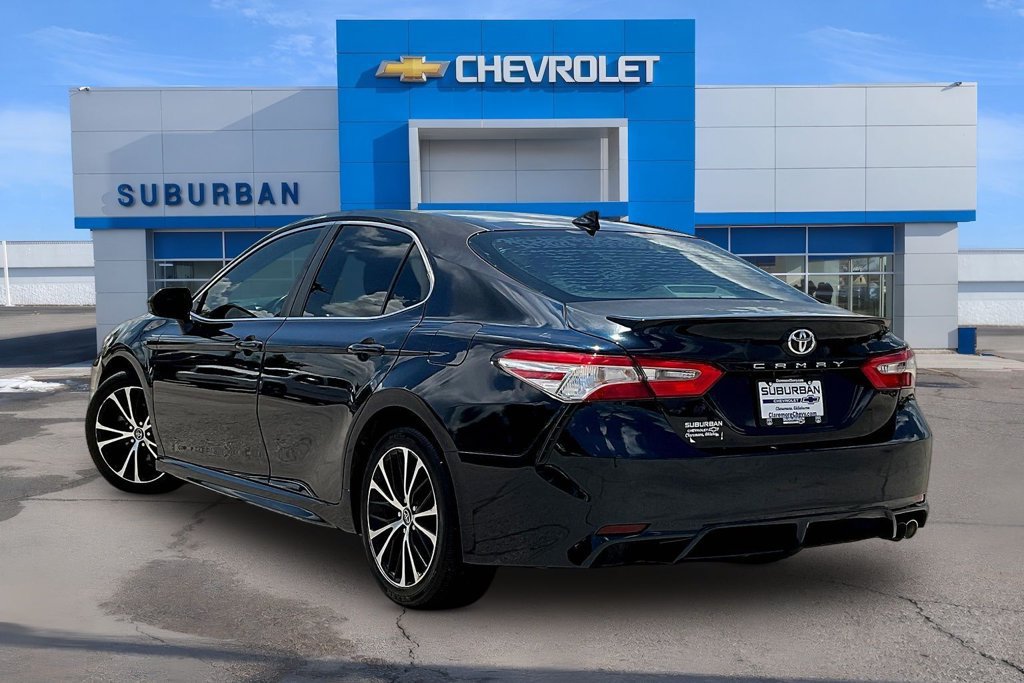 Used 2019 Toyota Camry SE FWD image 3