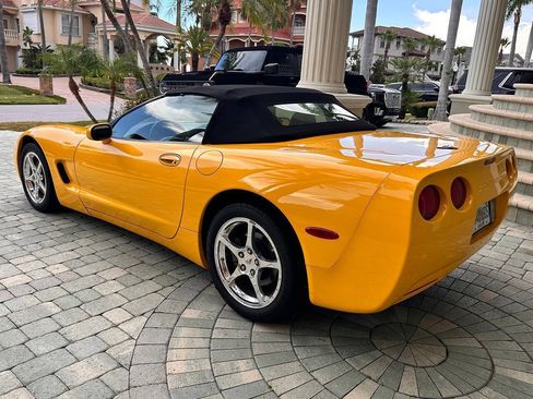 Used 2004 Chevrolet Corvette Convertible w/ Preferred Equipment Group RWD image 44