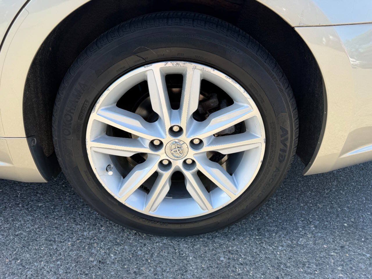 Used 2014 Toyota Avalon XLE FWD image 11