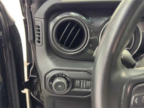 Used 2021 Jeep Wrangler Unlimited Sport image 25