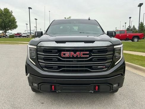 Used 2022 GMC Sierra 1500 AT4 w/ AT4 Premium Package AWD/4WD image 9
