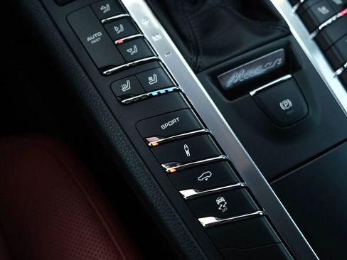 Used 2017 Porsche Macan GTS w/ Premium Package Plus image 32