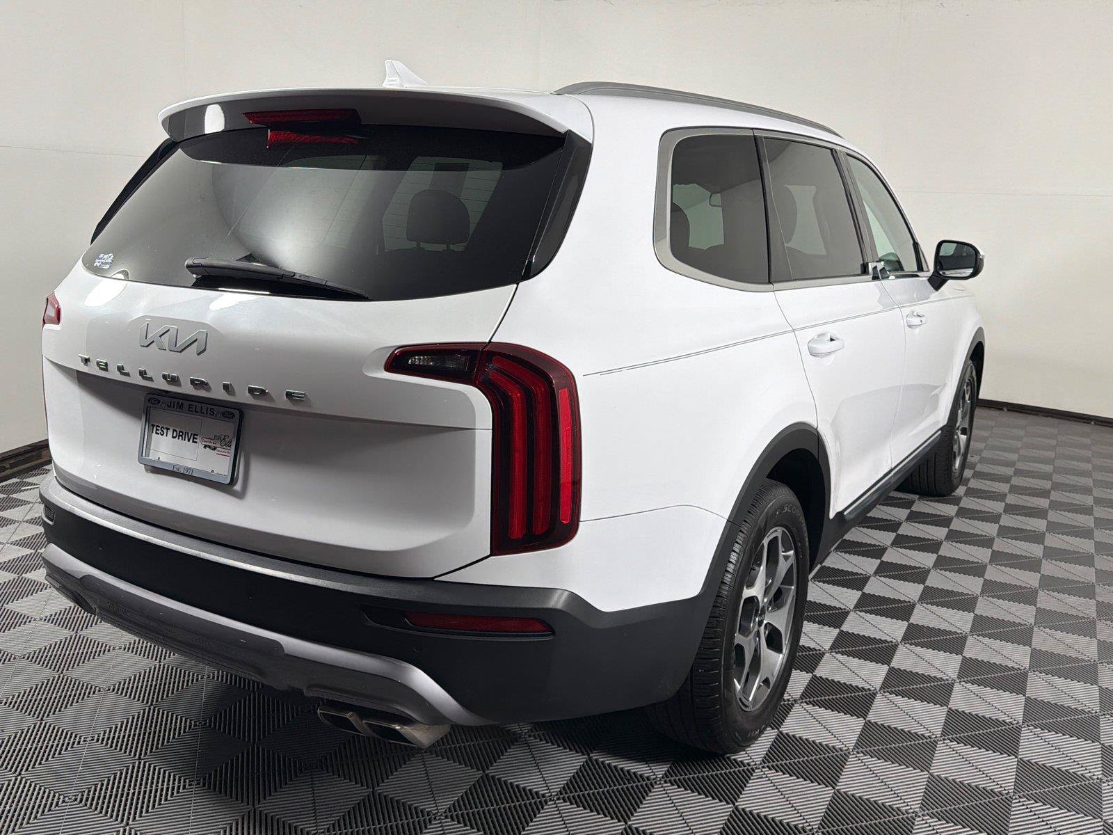 Used 2022 Kia Telluride EX FWD image 7