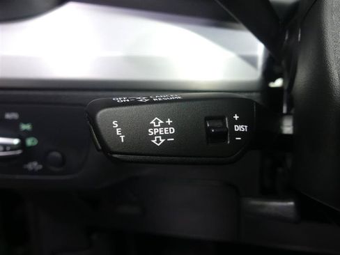 Used 2021 Audi Q5 e Premium Plus w/ Premium Plus Package AWD/4WD image 33