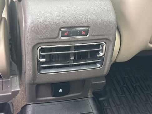 Used 2022 Lincoln Corsair Standard w/ Premium Package image 18