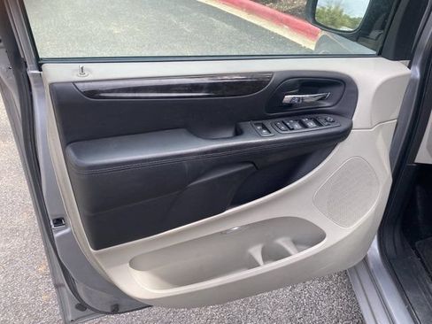 Used 2013 Dodge Grand Caravan SXT w/ UConnect Hands-Free Group FWD image 14