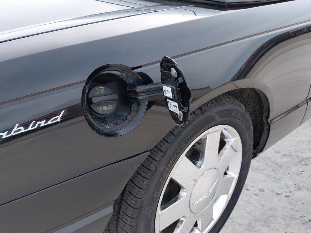 Used 2002 Ford Thunderbird RWD image 15