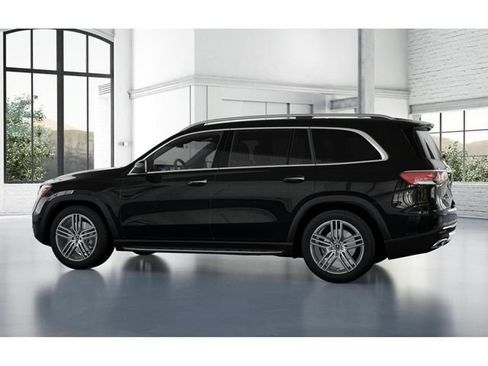Certified 2026 Mercedes-Benz GLS 450 4MATIC image 32