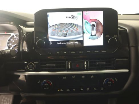 Used 2022 Nissan Pathfinder SL w/ SL Premium Package image 14