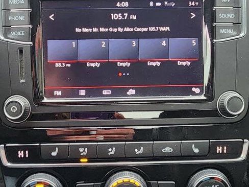 Used 2018 Volkswagen Passat 2.0T R-Line image 31