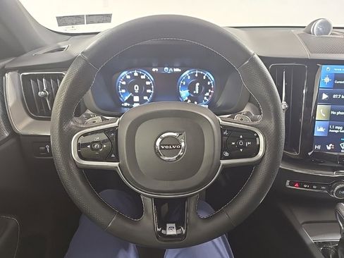 Used 2018 Volvo XC60 T6 R-Design w/ Convenience Package image 9