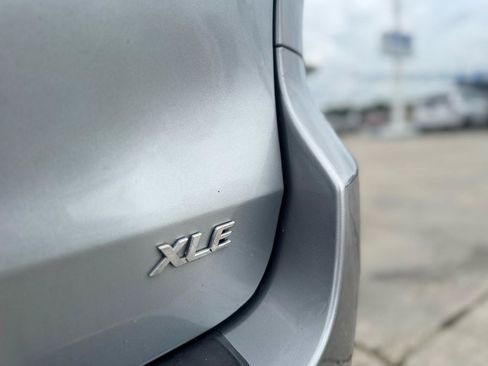 Used 2018 Toyota Sienna XLE FWD image 35