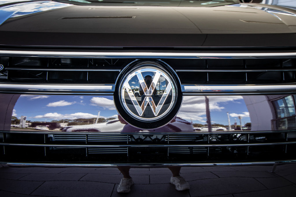 New 2027 Volkswagen Atlas SEL R-Line AWD/4WD image 7