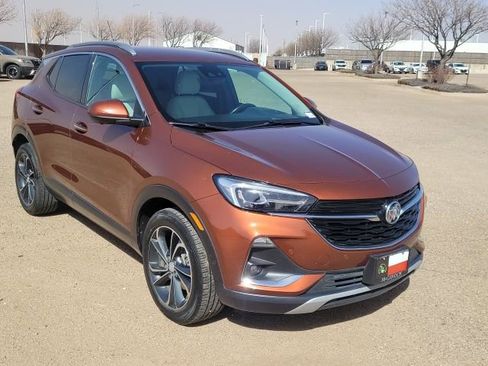 Used 2021 Buick Encore GX Essence w/ Advanced Technology Package image 4