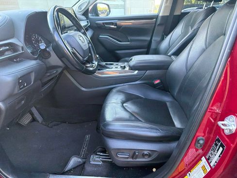 Used 2020 Toyota Highlander Limited AWD/4WD image 19