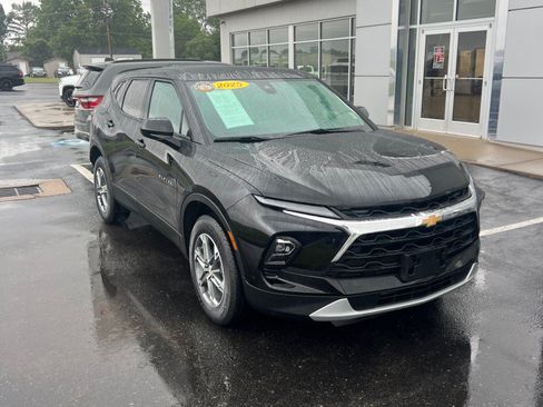 Used 2025 Chevrolet Blazer LT FWD image 6