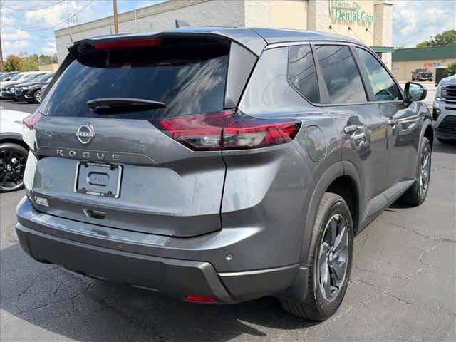 Used 2026 Nissan Rogue SV FWD image 3