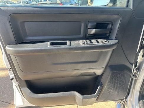 Used 2018 RAM 2500 Tradesman w/ Chrome Appearance Group image 9