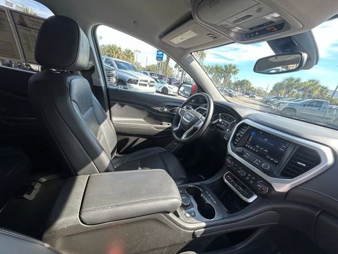 Used 2023 GMC Acadia SLT image 26